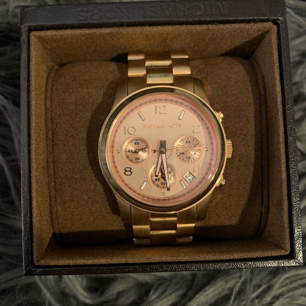 Michael Kors Watch - rose gold - LIKE NEW!! - Picture 1 of 7